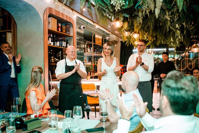 Invitați la un eveniment de degustare